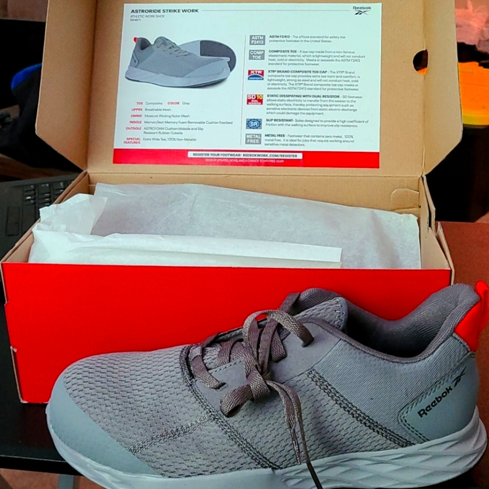 Reebok Athletic Work Shoe size 9 Grey